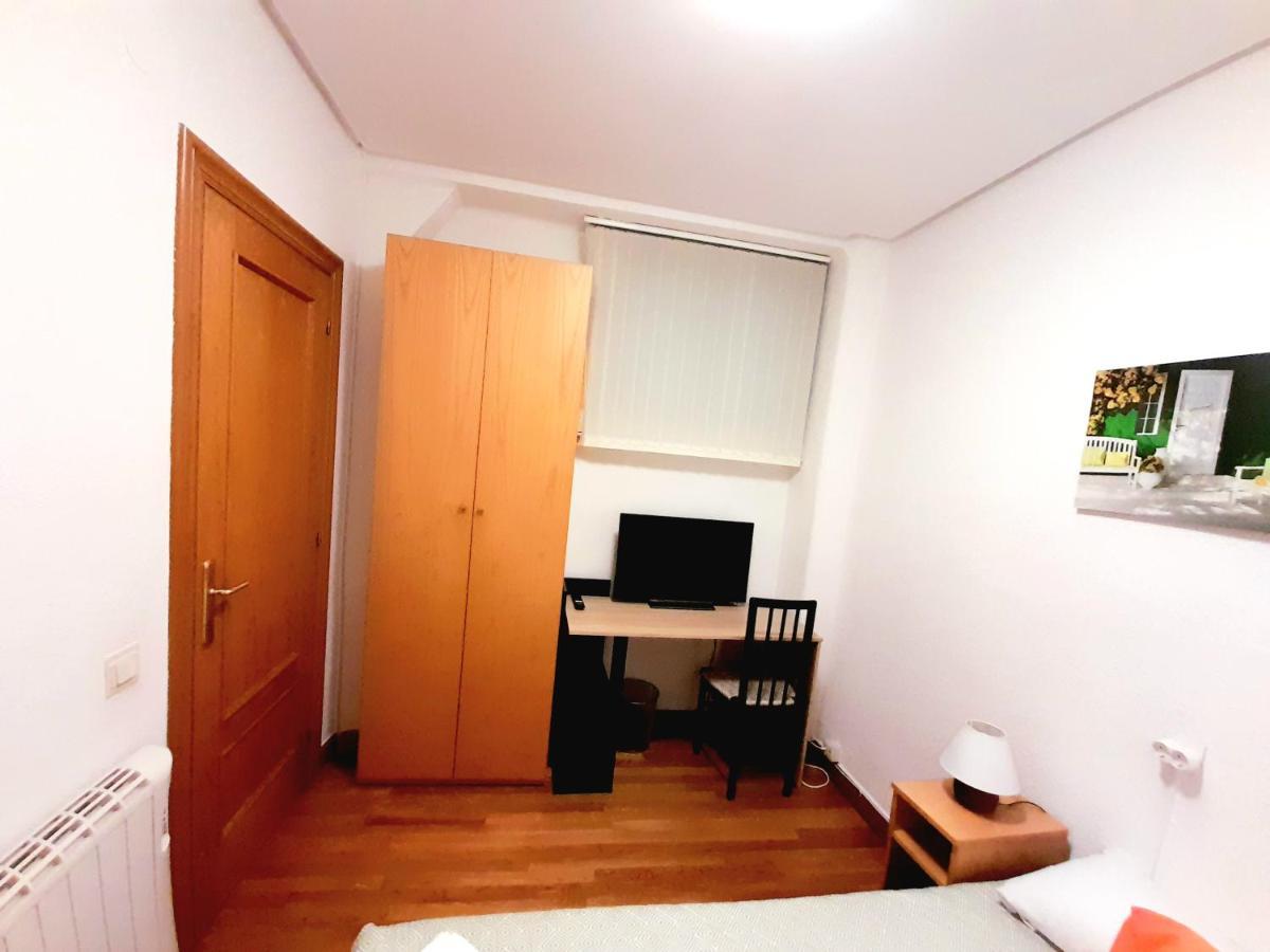 Centrica En Habitación en casa particular Pamplona